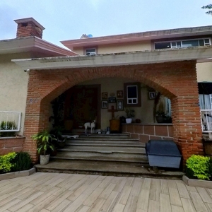 Hermosa y amplia residencia con bellos espacios verdes, residencias en venta